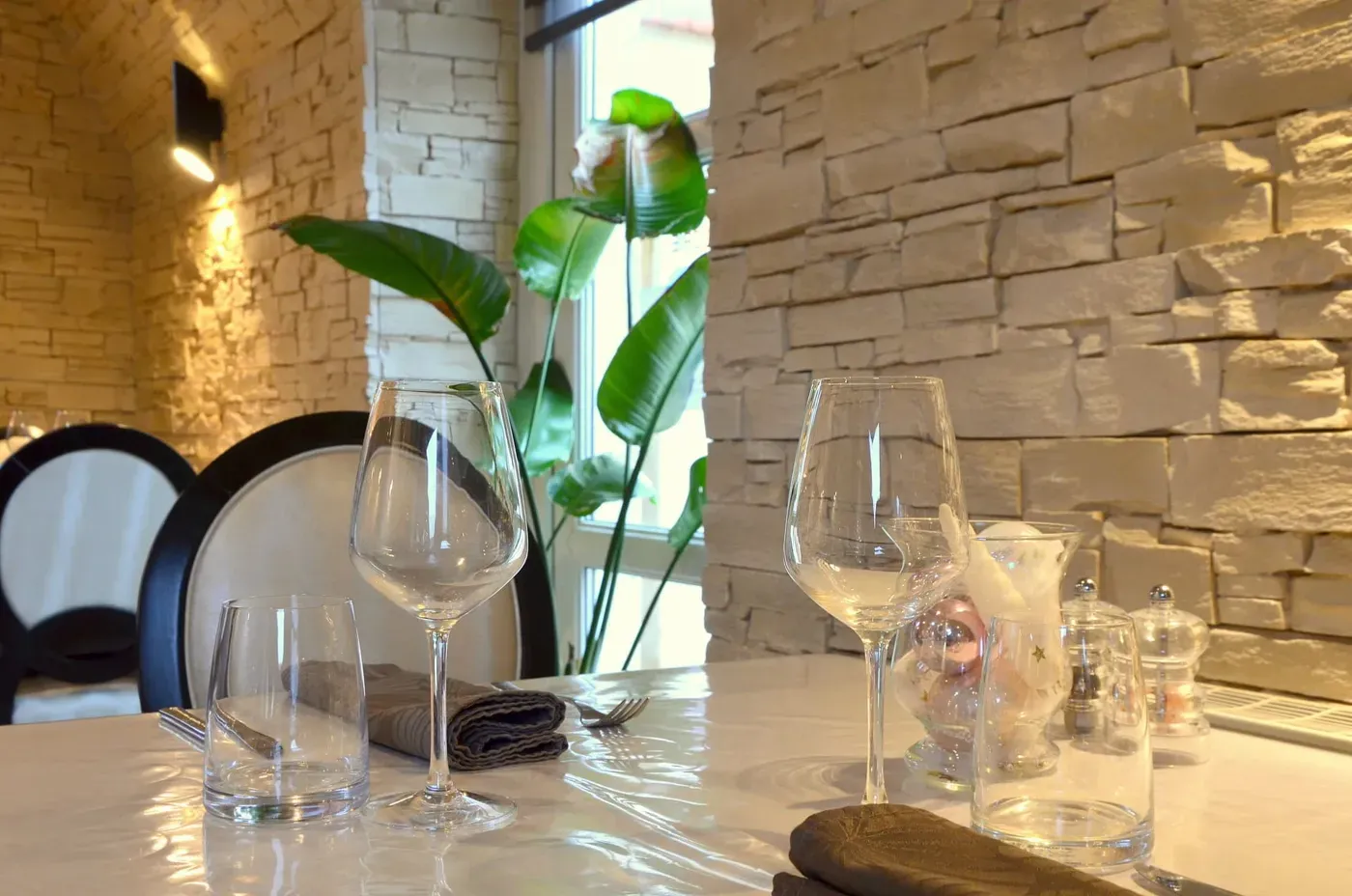 Salle du restaurant Au Petit Gourmet 1
