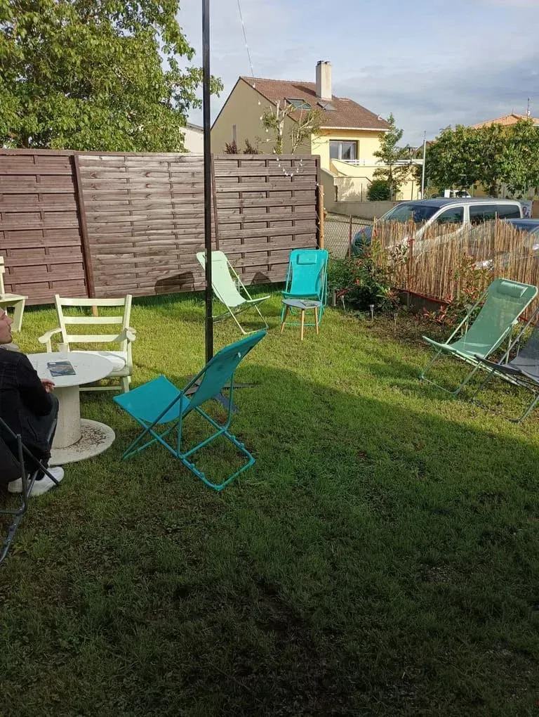 Terrasse extérieure Au Petit Gourmet 4