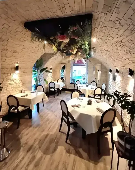 Salle du restaurant Au Petit Gourmet 11