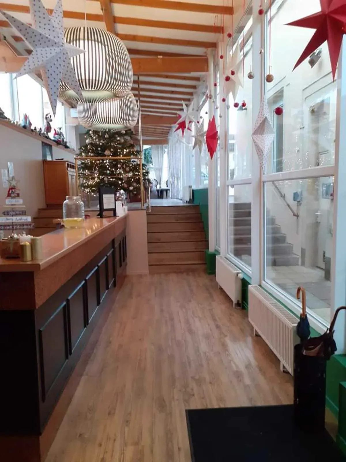 Salle du restaurant Au Petit Gourmet 16