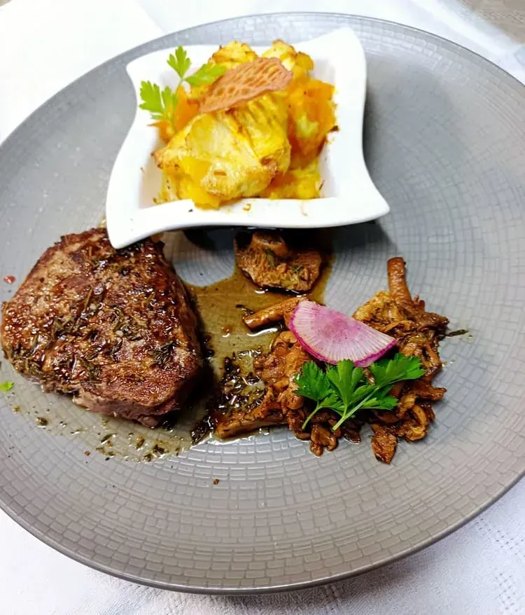Plat signé Au Petit Gourmet 18